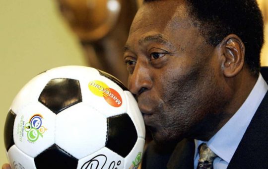 Condizioni salute Pelé gravi