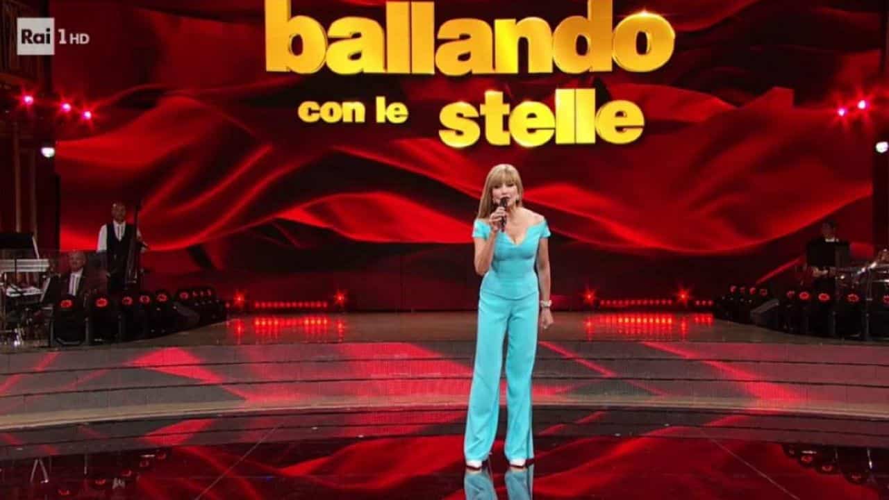 Ballando con le stelle Manuela Arcuri Suor Cristina